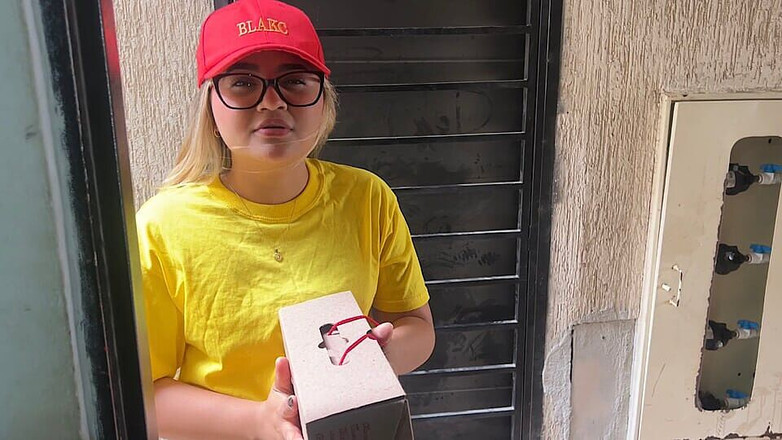 Yohamedi: Ragazza di consegna punita in ritardo scopo il cliente in...