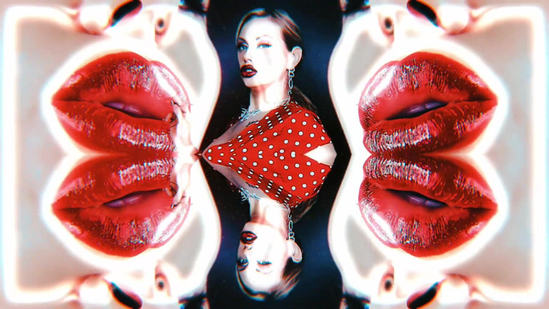 Goddess Misha Goldy: Lipsoholia yang merokok! GELUNG!!!