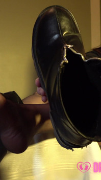 La simulation de footjob en nylon d’Elodie - (filles de rêve en chaussettes)