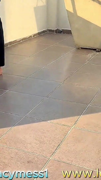 Awek blonde Tinggi Asia dengan zakar besar shemale berkongkek di luar dengan bintang lucah pantat besar Magic Michel