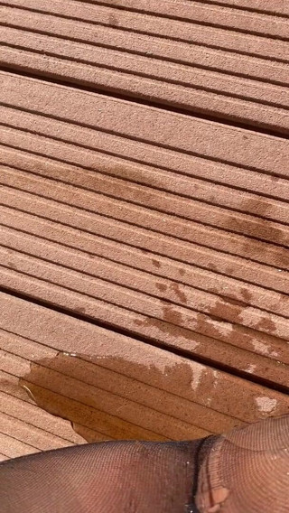 Josefine Schmied: Piss on the balcony in the sunshine