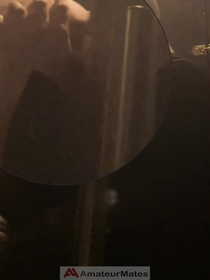 AmateurMates: Jules era in un club e ha detto a questo...