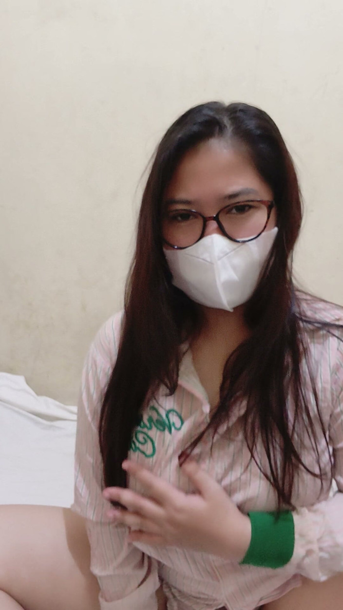Vaginabig88: A Beautiful Female College Student Is on College Break