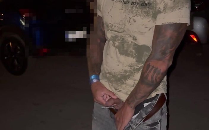 BoyGym: Guy Pissing in the Parking