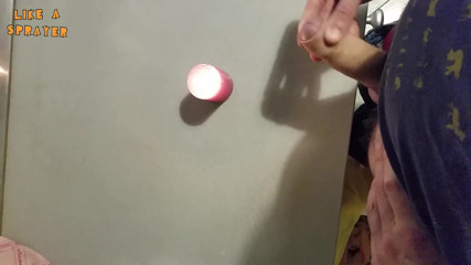 Like a sprayer: Vela gozada por punheta