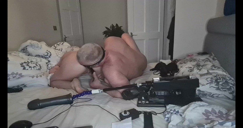 Anal Fetish Couple: 我舔了一个热辣熟女的菊花，并想着把她分享给另一个男人