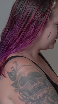 Tetovaná vnadná MILF Savanna Deepthroats Masivní BBC Dychtivě