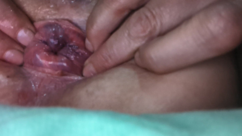 Jamponie Sexy Hot Milf: MiLF GILF si sgrilletta il culo da sola