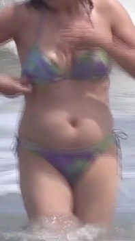 สาวเลี้ยงสวยถอดหัวนมออกมาเงี่ยนชายหาด