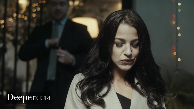 Deeper: Głębsze. Evelin Stone ma niespodziankę na pierwszej randce