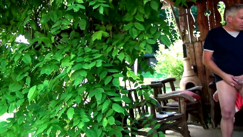 German Porn: MILF chce jít nakupovat a nechá se přesvědčit k šukání