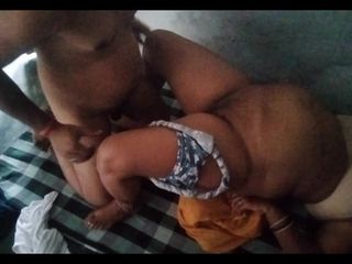Yourgeeta8899: Üvey kız kardeşimi aşağı attım ve iki kez siktim ama çığlık...