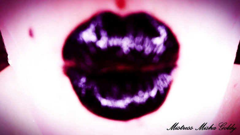 Goddess Misha Goldy: Des baisers pour l’esclave loyaux de mes lèvres