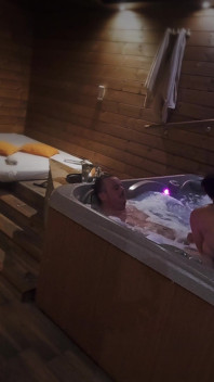 Tombul orta yaşlı seksi kadın dada deville ile ateşli ücretsiz seks