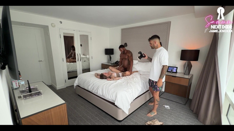 Sammm Next Door: 4037713126.mp4