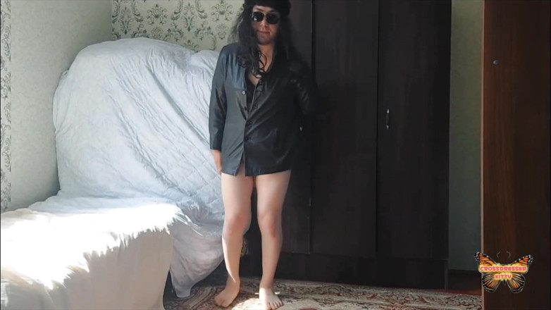 Kitty_Cross: Crossdresser Kitty Leather Coat Sunglasses and Sexy Bra Natural Boobs...