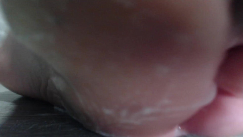 Hunky time: Alfa: Șosete, picioare, spermă