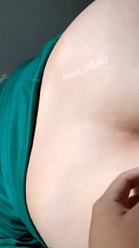 홈메이드 18세 소년은 이웃과의 내기에서 패배하고 이미 엉덩이를 부러뜨립니다. 진짜 홈메이드 포르노