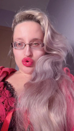 FinDom Goaldigger: Bimbo red lipgloss bị quyến rũ
