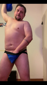 It Was Inspiring to Work Out Watching Porn. Spoiler: I End up Jerking off