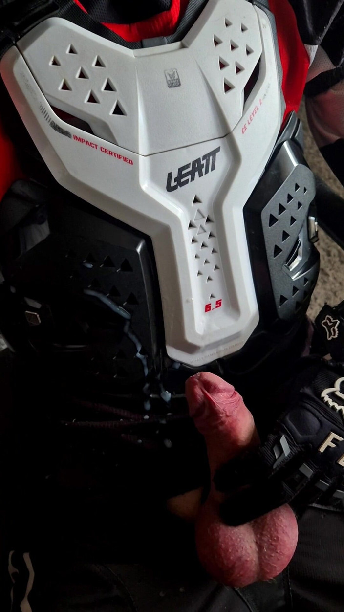 Sneakersmax98: Penunggang motosikal manis dikurung selama 6 hari