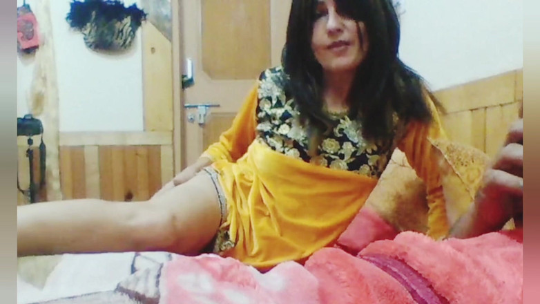 Bolly Karma: Он снова использовал меня как секс-рабыня