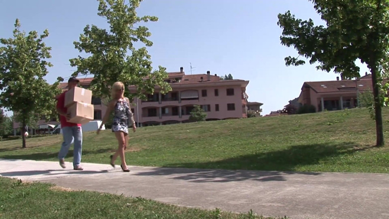 Milf in Love: Versaute blonde milf wird kaum gefickt