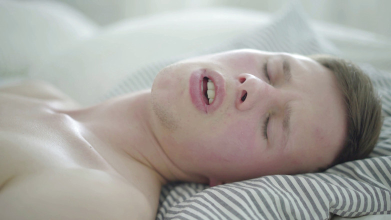 Gay Deluxe: Un lungo dong da un bel twink