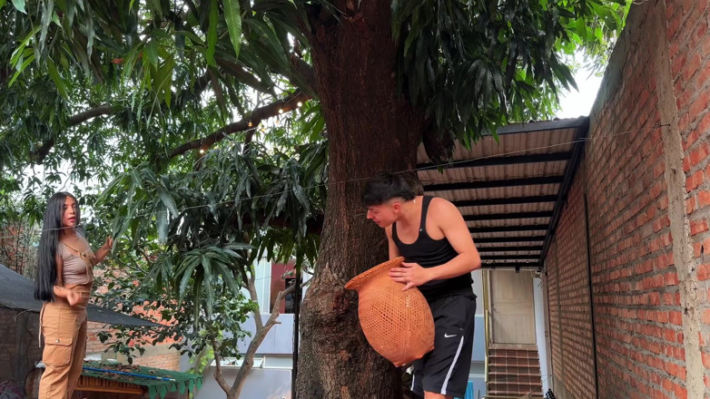 SpaceProductions: I Caught My Colombian Neighbor up Stealing the Mangoes From...