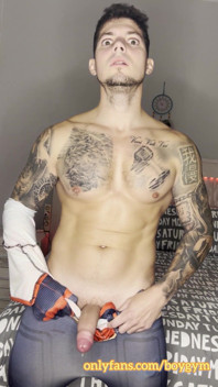 My Cock Cums with No Hands