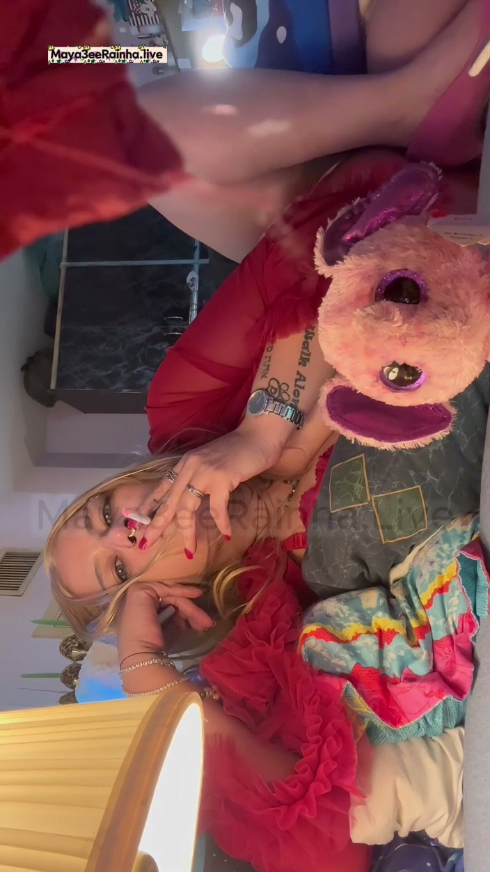 Goddess Maya3ee Rainha: Hold, and Release - SSBBW Saggy Brazilian Cougar Goddess Doing Deep...
