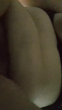 Seksi dev kadın göğüsleriyle oynuyor