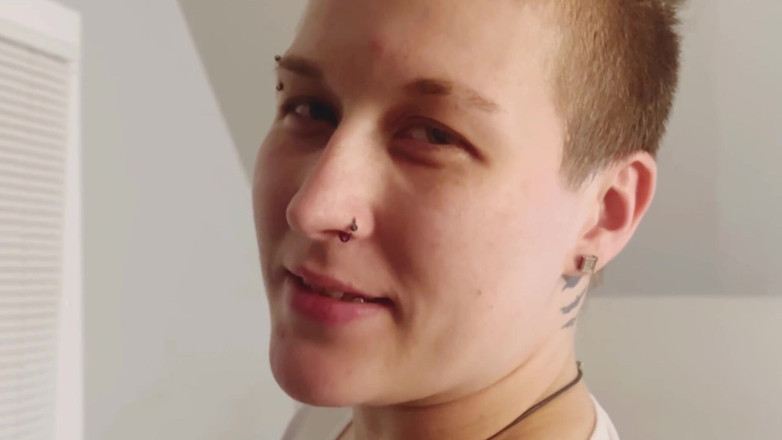 Thekookiejar: Tom é pego assistindo vizinho nu e ela ensina a ele...