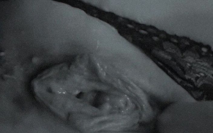 LilMunchkin_66: Seksi hatun iç çamaşırlı fışkırtıyor