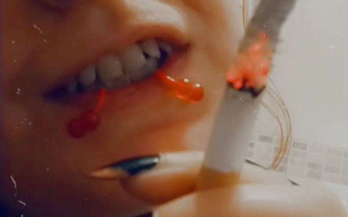 EstrellaSteam: Smoking girl close up