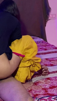 Kuwari Kudi Nu Choda Bude Taya Ji Ne Radka Kadwa Ditya Kudi Diya Punjabi Pakistani Full Sex Video