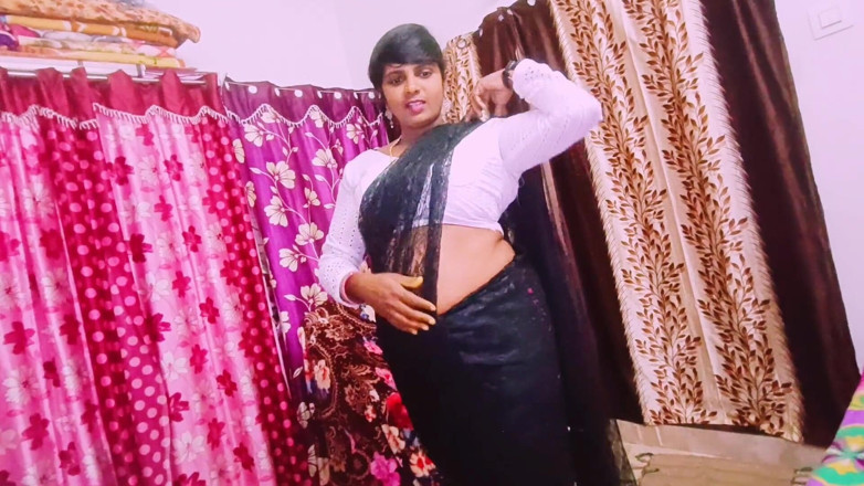 Telugu honey lips: Sexe infidèle, une femme au foyer en sari noir se...