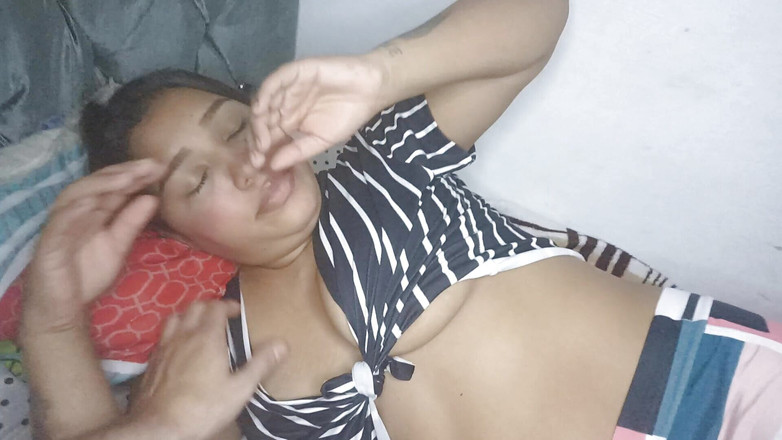 Pikaa6: Kouření od mé prsaté latinskoamerické nevlastní sestry