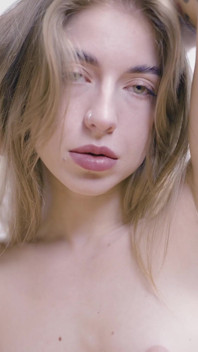 Dans les coulisses - Anastasiia entièrement nue