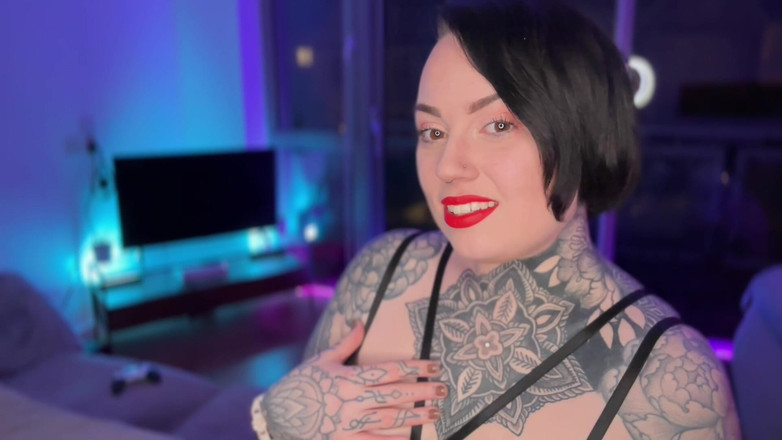 Miss Valentina: Executrixxx bar aansluiting