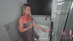 Katiekampbell: Masturbace v bublinové lázni