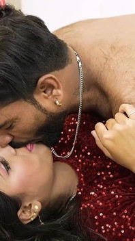 Fiesta de cumpleaños y sexo con la mejor amiga, historia de sexo hardcore
