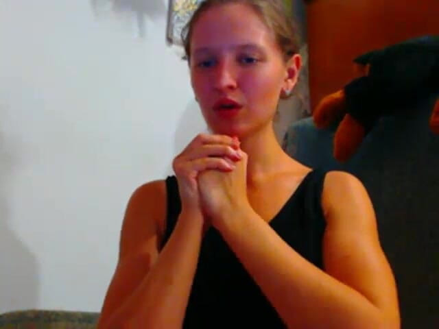 AnnaNotIdealAngel: Biceps Fetish) I show my strong biceps pumped up in...