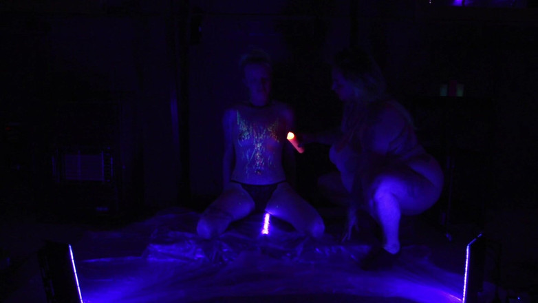 Bambi_beauty1: Wosk z niewolnikiem