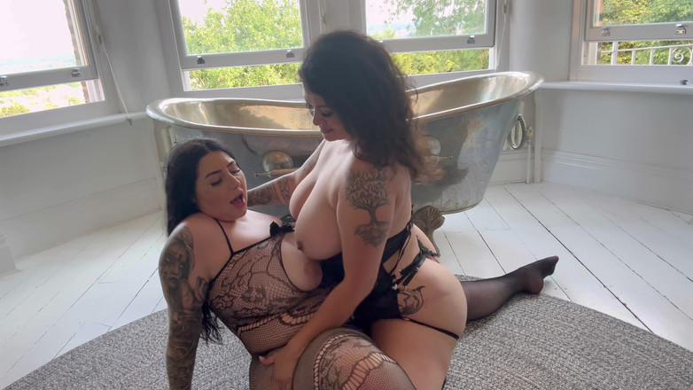 Thiccvision: Engelska PAWG Vs Big Booty Latina