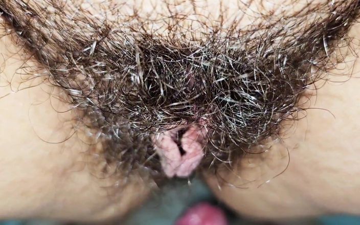 karlythoth: Pasanganku lagi asik nyepong kontol dan dicrot di dalam setelah...