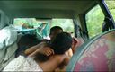 My nice tits: Desi bhabhi mengisap pacarnya di dalam mobil