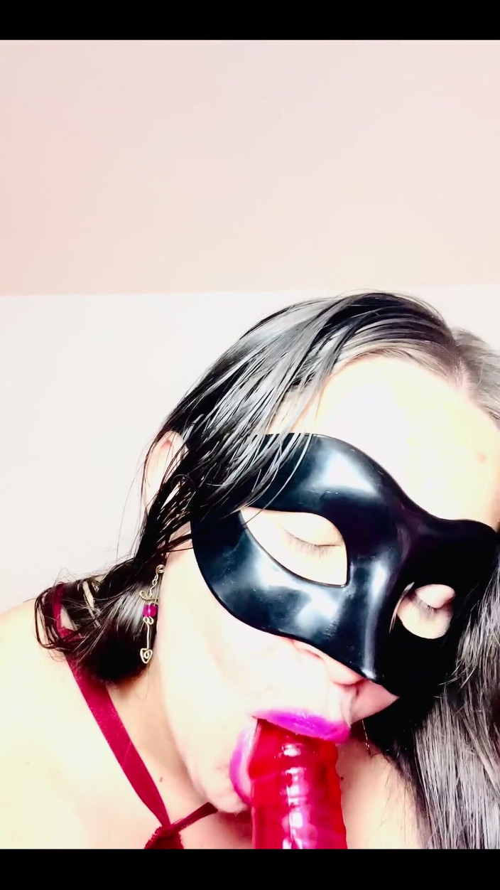 Valery Saenz xxx: 拥有巨大骆驼趾的哥伦比亚女人为她的客户自慰