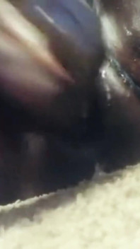 Bušení mé tlusté mokré kundičky s 12 palců dildo stříkání tvrdě