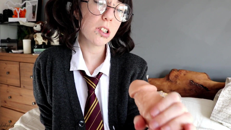 Fetpup: Gryffindor, mädchen lutscht den schwanz des lehrers